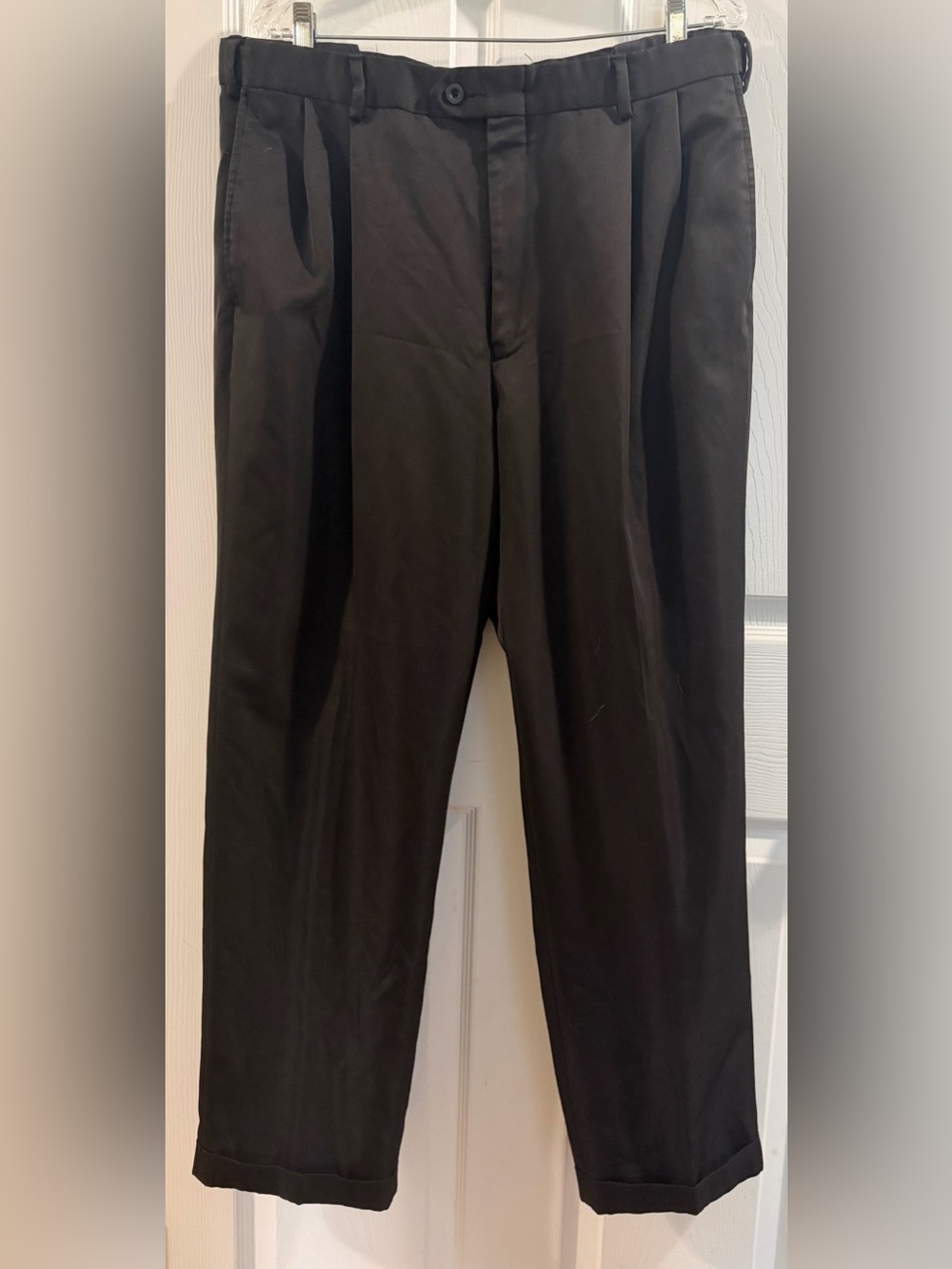 Jos. A. Bank Men's Black Pleated Ledbetter Golf Dress Pants